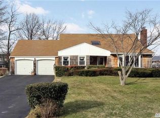 73 Ships Point Ln, Oyster Bay, NY 11771