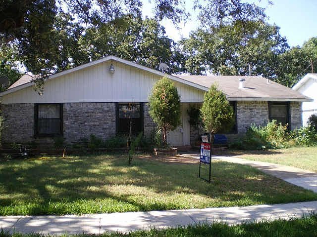 2nd image of 1220 Winterwood Dr