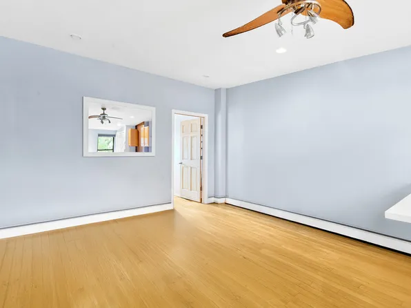 10 Carroll Street image 17 of 21