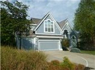 6953 Charlotte St, Shawnee, KS 66216