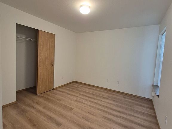 5th image of 2218 168th St E