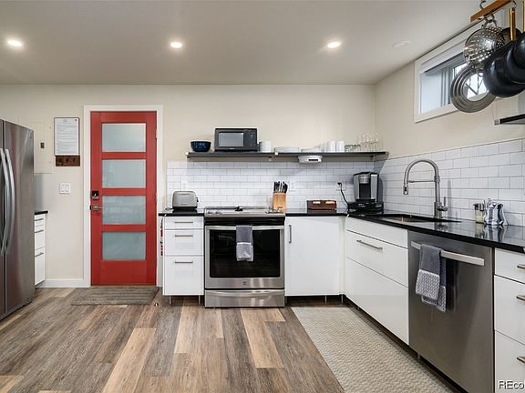 2nd image of 259 6th Street UNIT 3