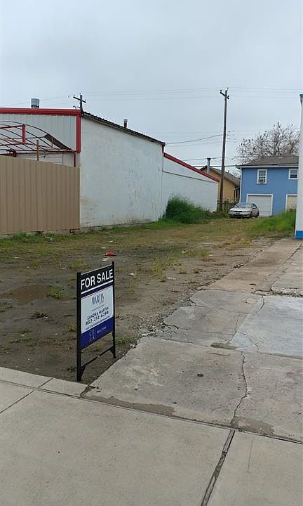 1st image of 4521 Broadway St
