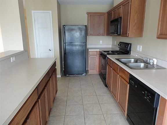 4th image of 3005 Marigold Dr