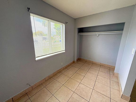 4th image of 100 NW 30th Ave #2