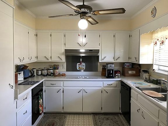 4th image of 103 W Charlton St