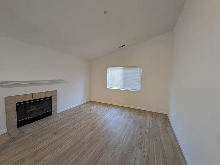 583 Hildale Cir — Photo 7