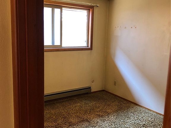 2nd image of 4018-4020 S Lawrence St