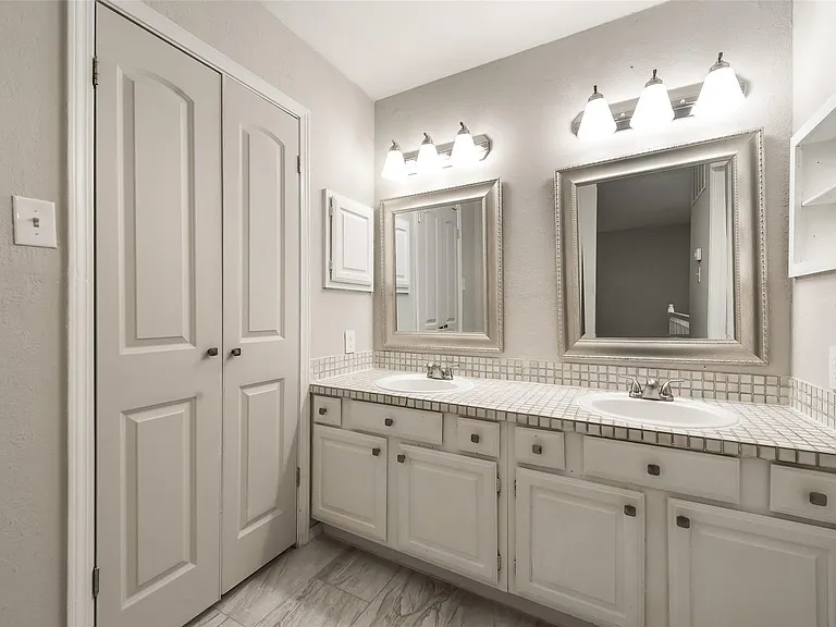 18240 Midway Rd #302 — Photo 22