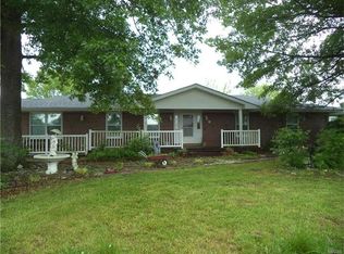 2700 Possum Hollow Rd, Saint Clair, MO 63077