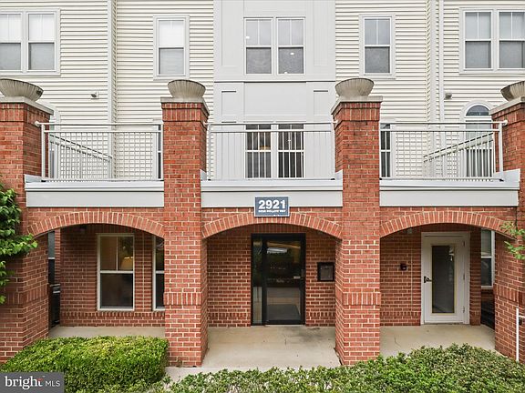 2nd image of 2921 Deer Hollow Way Unit 310