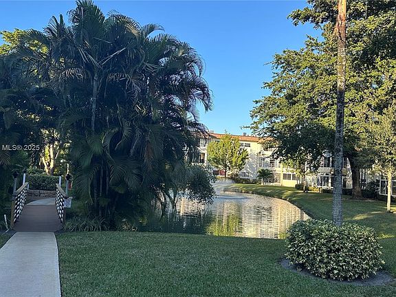 4th image of 5181 W Oakland Park Blvd #305