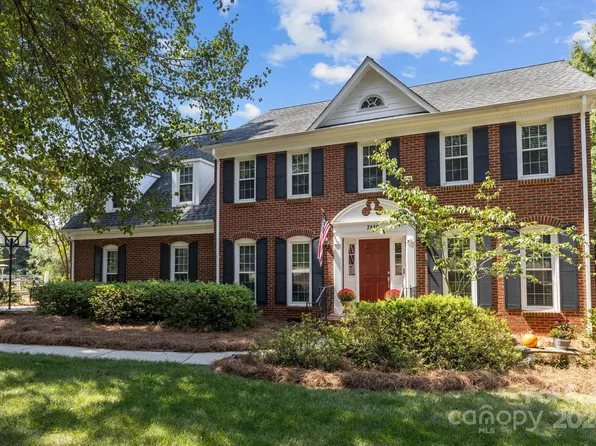 7810 Covey Chase Dr, Charlotte, NC 28210