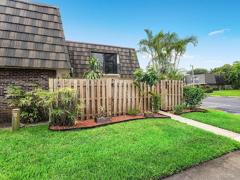 1534 Forest Lakes Cir #D — Photo 3