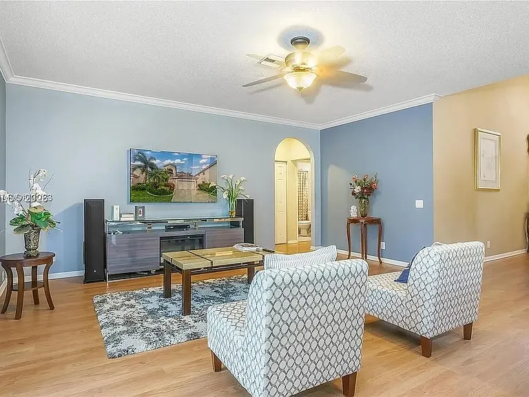 1714 Royal Grove Way — Photo 3