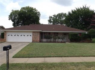 924 Hillside Ct, Bedford, TX 76022