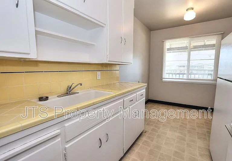 4439 V St #5 — Photo 25