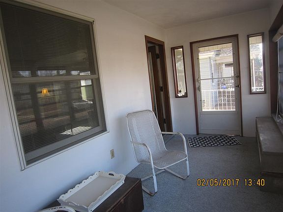 4th image of 1525 41st St