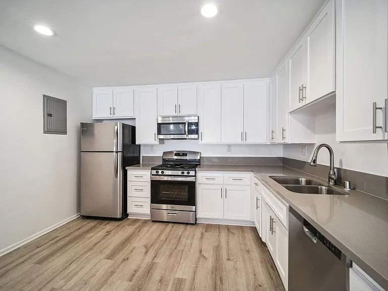 170 North Crescent Street — Photo 11