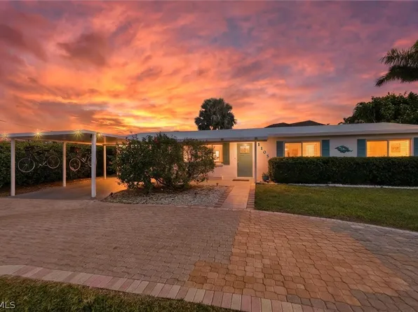 1105 Christopher Ct, Naples, FL 34104