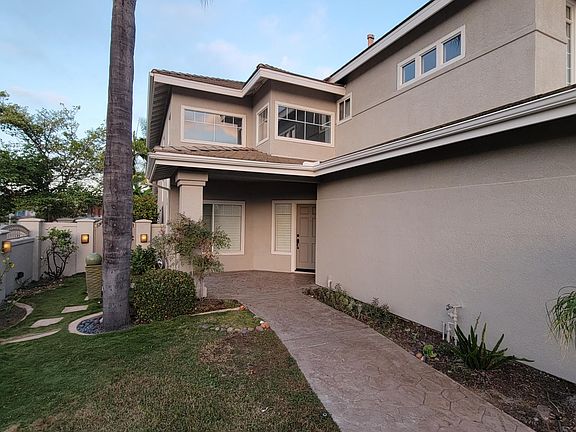 Gated Entry - Enclosed Front Yard