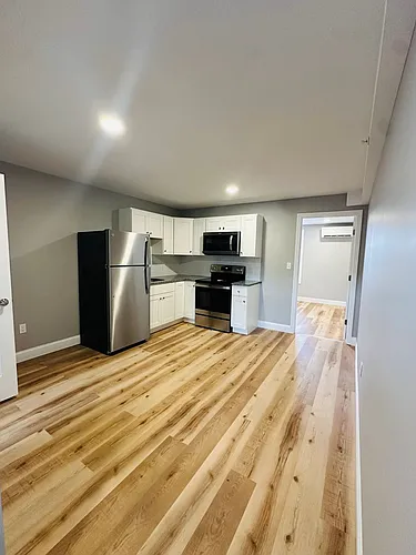 371 Elm St Photo 1