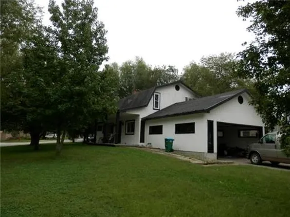 10507 E Maple Ave, Peculiar, MO 64078