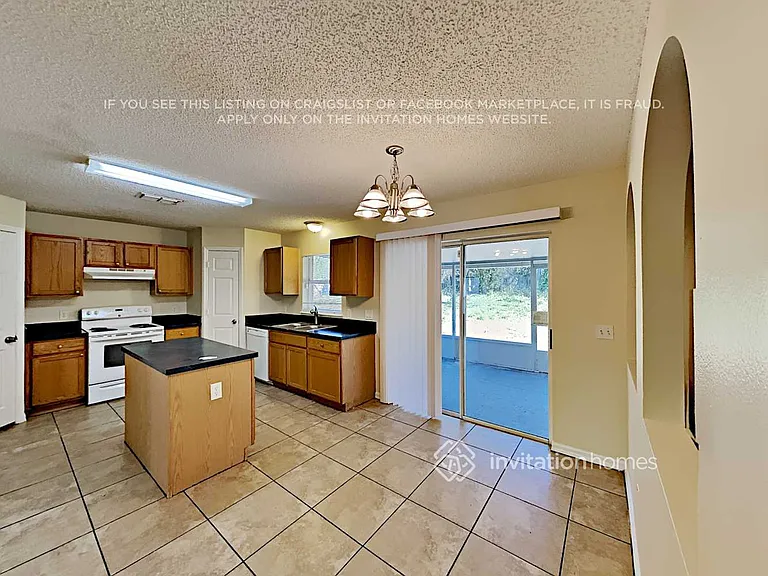 233 Pleasant Gardens Dr — Photo 8