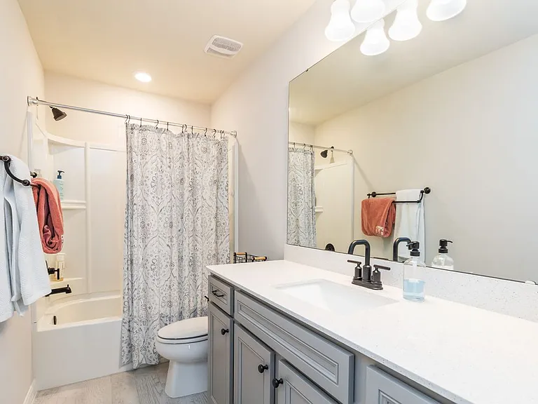 2710 Forestdale St — Photo 23