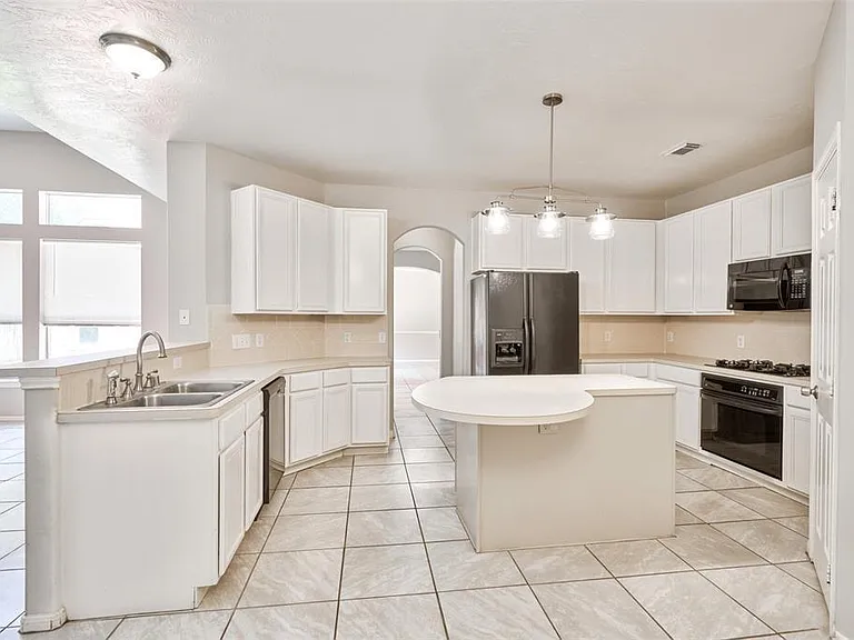 13714 Hillingdale Ln — Photo 24