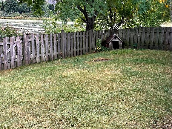 4th image of 1750 Wild Flower Ln