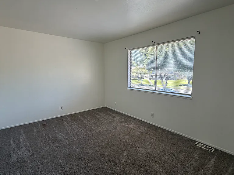 4930 N Holt Ave #101 — Photo 12