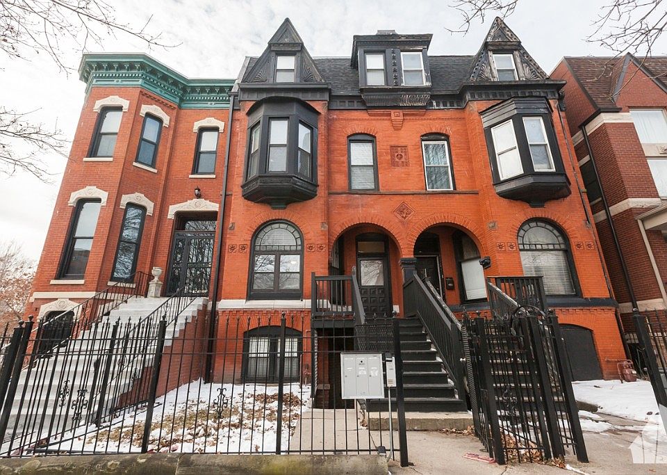 1st image of 3154 S Prairie Ave #2