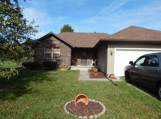 2561 N Honeysuckle Way, Springfield, MO 65802