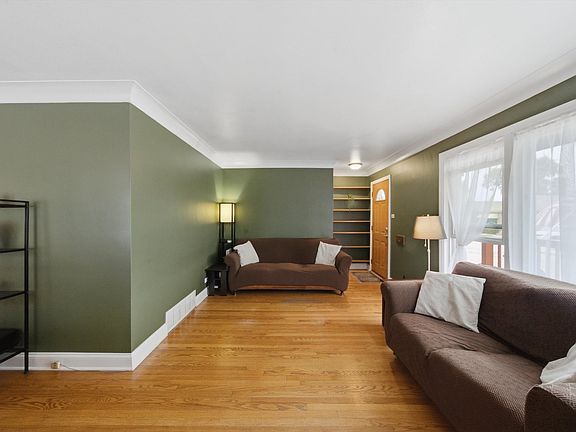 5th image of 11362 S Hamlin Ave