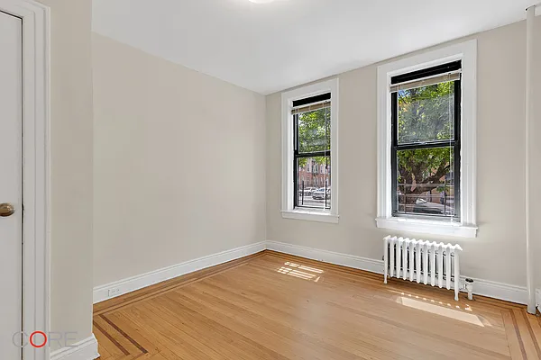 Rented by CORE | media 12