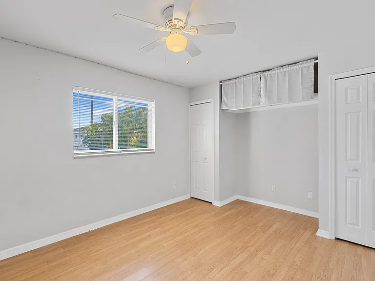 2215 SW 12th Pl — Photo 15