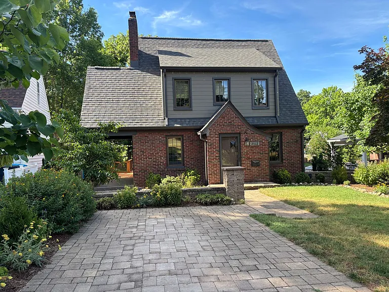 2412 Alberta Ave SW — Photo 10