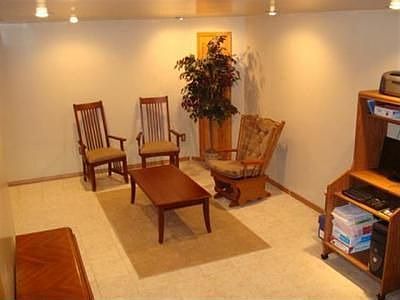 4th image of 1610 Parkdale Dr