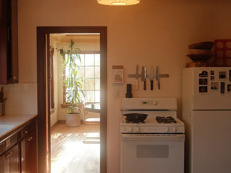 423 S Indiana St — Photo 57