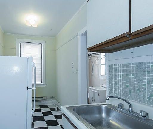 2nd image of 427 W Belden Ave #431C101