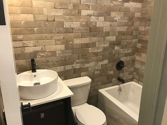 2nd image of 1627 Saint Johns Pl APT 1F