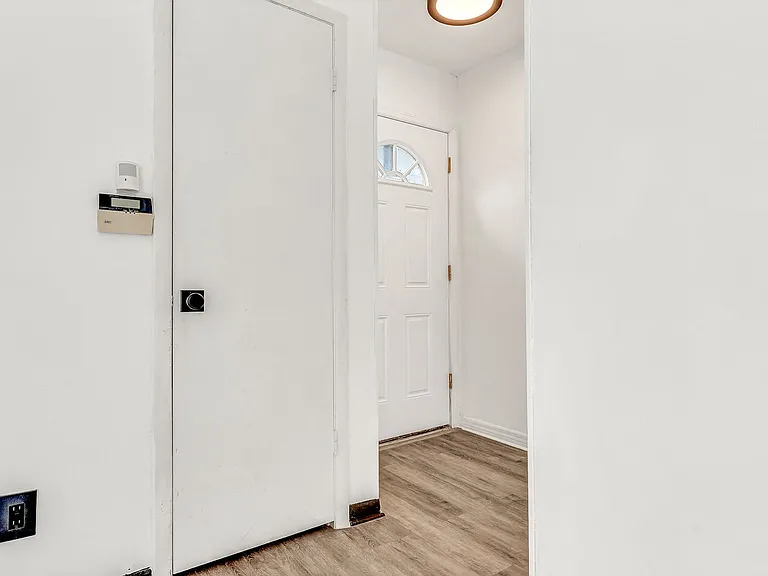 8800 Bardmoor Blvd #12 — Photo 4