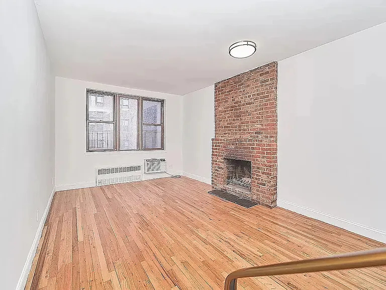 219 E 25th St #3A — Photo 2
