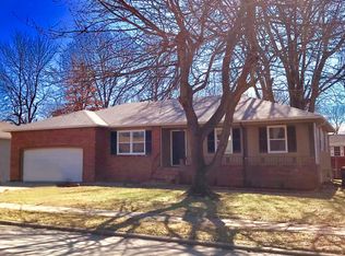 1028 E Woodland St, Springfield, MO 65807