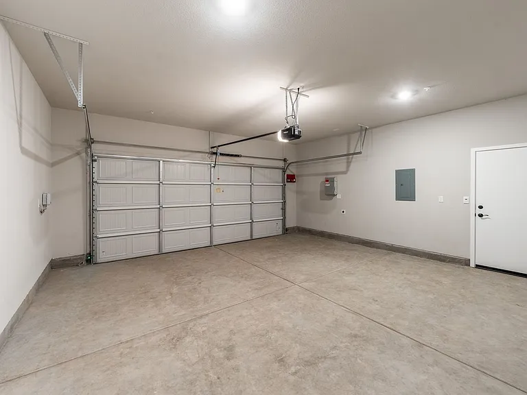 8326 Mincey Way — Photo 34