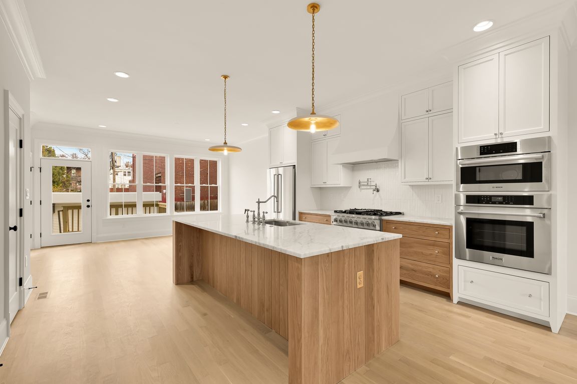 next background image