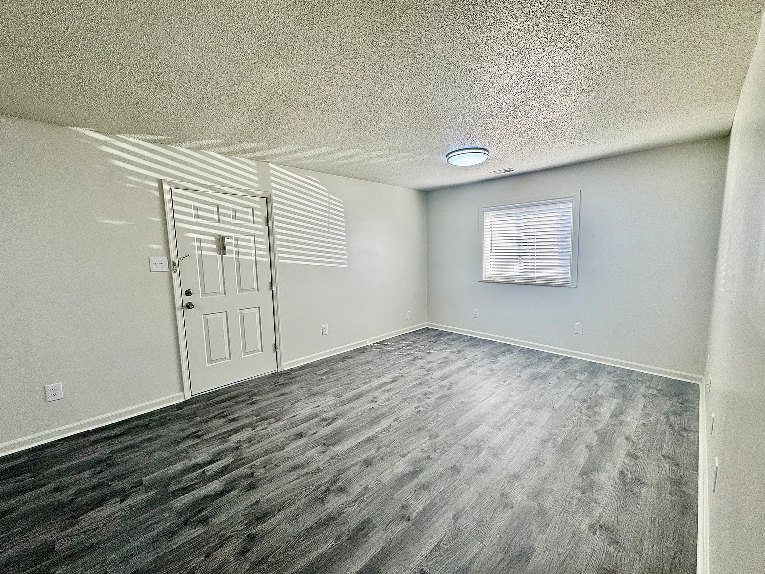 2 bed, 1250 sqft, $1,045 — Photo 4