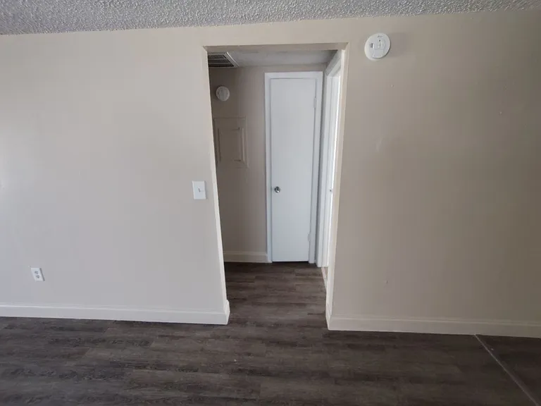 4136 Shoreline Dr — Photo 9
