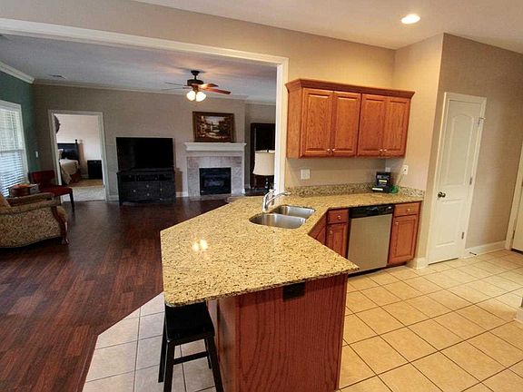 4th image of 3765 Taylor Dr